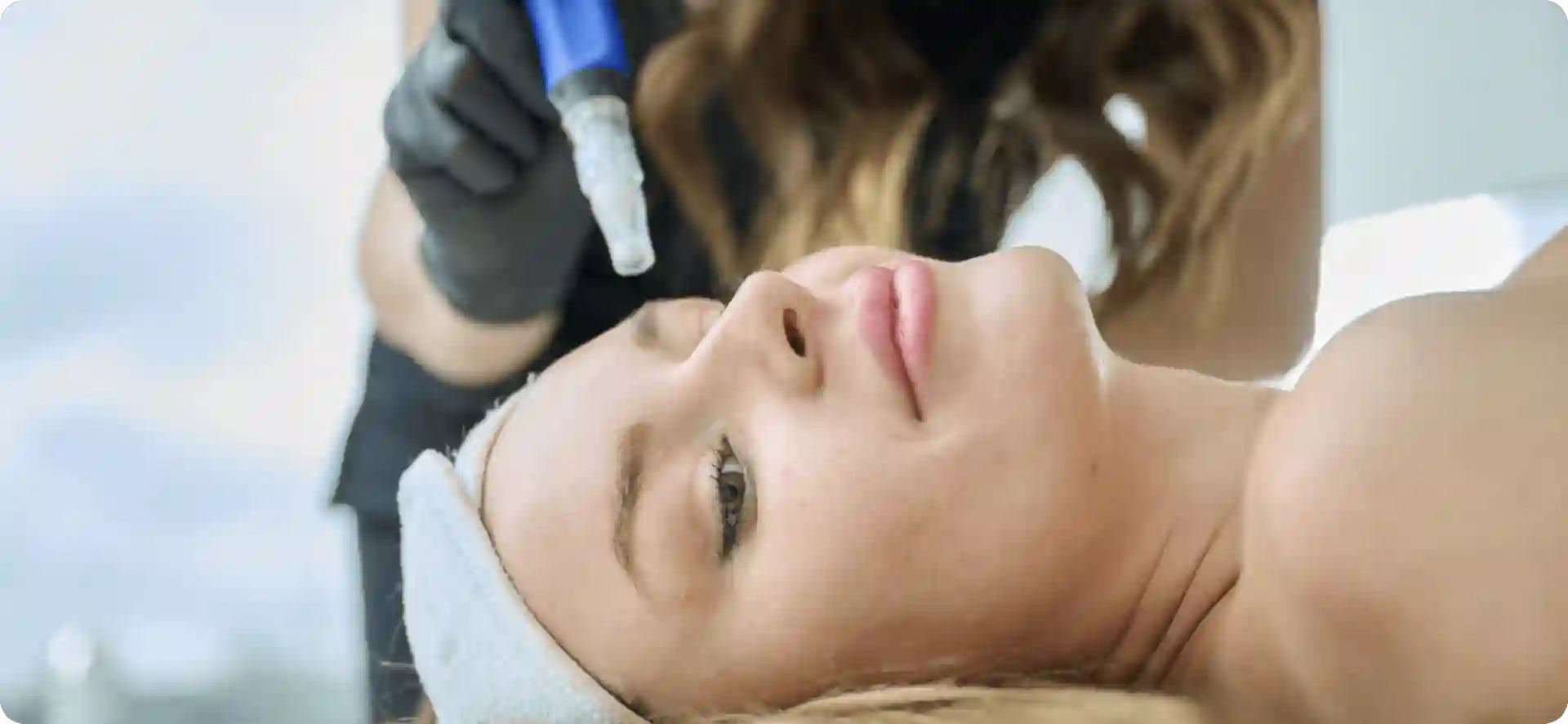 How Do Microneedles Trigger New Collagen and Elastin in Loose Skin Durham?
